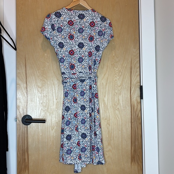 Boden Blue and Red Floral Midi Wrap Dress Size 6 - Picture 6 of 7